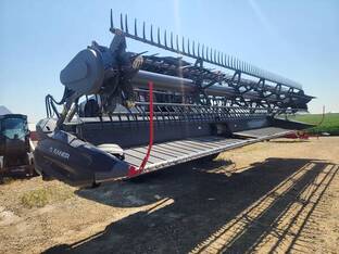 2022 Gleaner 9335