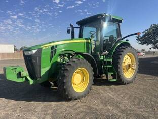 2013 John Deere 8235R