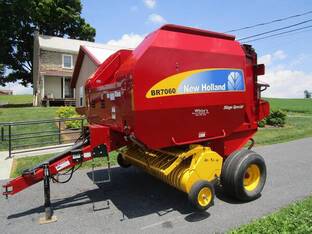2009 New Holland BR7060
