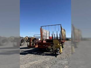 New Holland 1047