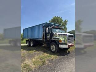1996 Ford L8000