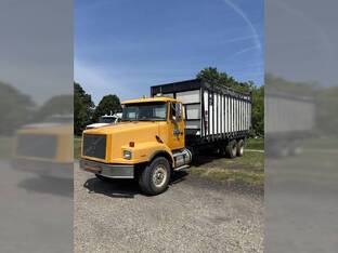 2001 Volvo WG64