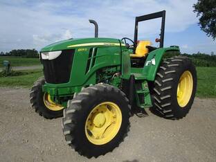 2014 John Deere 6105D