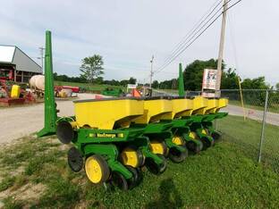 1982 John Deere 7000