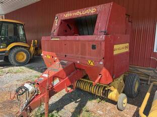 New Holland 640