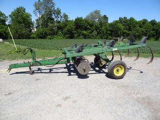 John Deere 714
