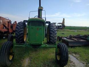 John Deere 4010