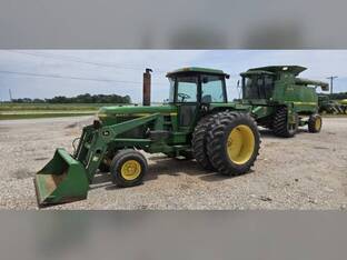 John Deere 4430