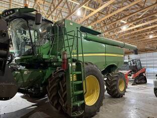 2012 John Deere S690