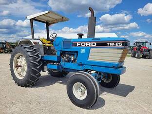 1982 Ford TW-25II