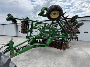 John Deere 2720