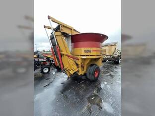 2013 HayBuster H1030