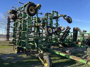 2009 John Deere 2210