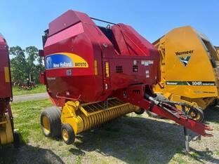 2011 New Holland BR7070