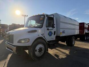 2006 Freightliner BUSINESS CLASS M2 106