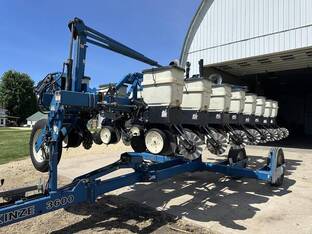 1999 Kinze 3600