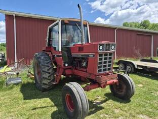 International 1086