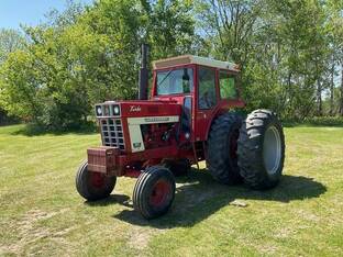 1975 International 1066