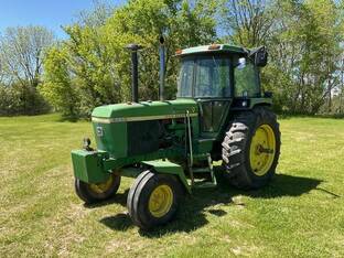 1975 John Deere 4230