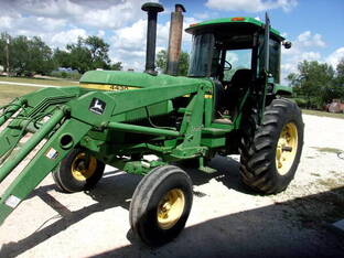 John Deere 4430
