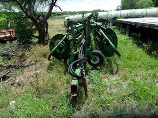 John Deere 700