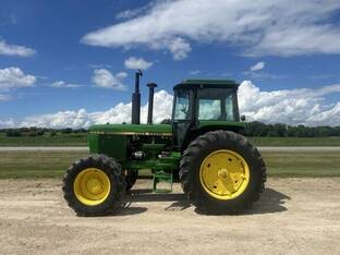 John Deere 4450