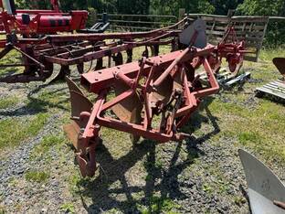 Massey-Ferguson 82