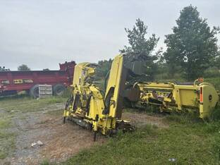 2015 John Deere 698
