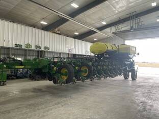 2022 John Deere 1775NT