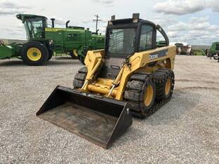 2005 John Deere 325