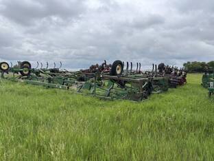 1996 John Deere 685