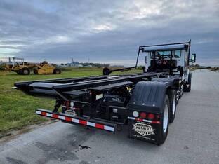 2024 Kenworth T880
