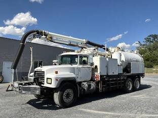 2002 Mack RD688S