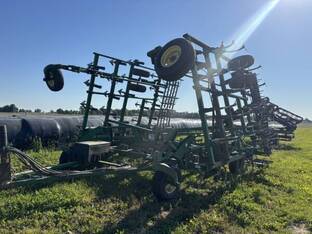 2004 John Deere 2210