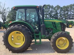 2026 John Deere 6135E