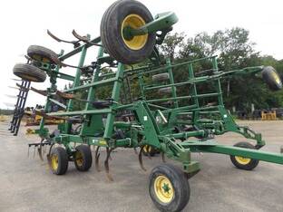 John Deere 2410