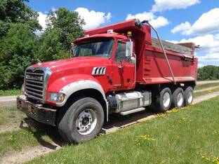 2016 Mack GRANITE GU713