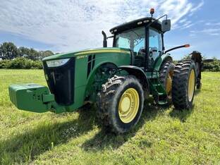 2014 John Deere 8260R