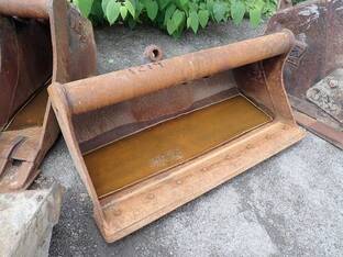 Wain-Roy 4 FT CLEANUP BUCKET