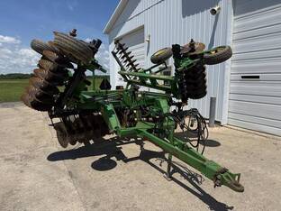 1990 John Deere 630