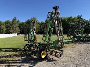 2001 John Deere 200