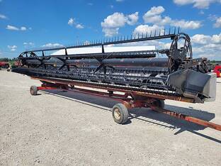 1998 Gleaner 830