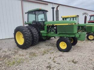 1989 John Deere 4755