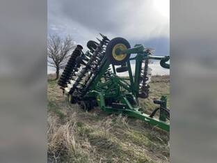 2017 John Deere 2623VT