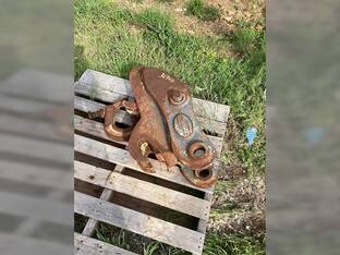 Strickland Bros. Enterprises CASE CX80 HYDRAULIC COUPLER