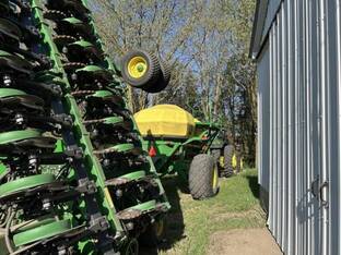 2019 John Deere 1890