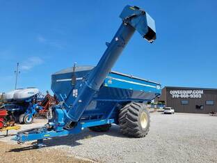 2011 Kinze 1050