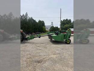 2009 John Deere 630