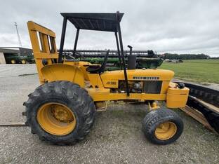 John Deere 380