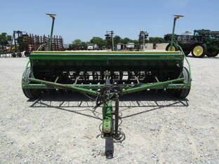 John Deere 8300